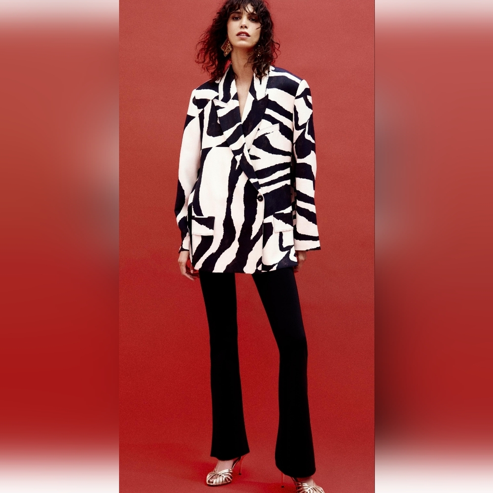 ZARA ZW COLLECTION ANIMAL PRINT BLAZER....BLOGGERS FAVE ❤️‍🔥❤️‍🔥❤️‍🔥